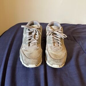 Nike Men's Sneakers in Tan and Cream